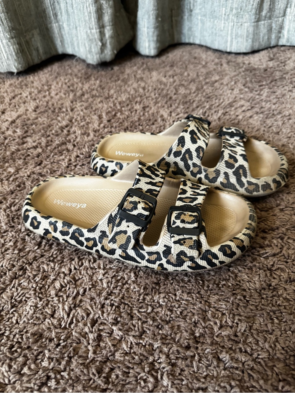 Women’s Leopard Print Slide Sandals - Beige/Black